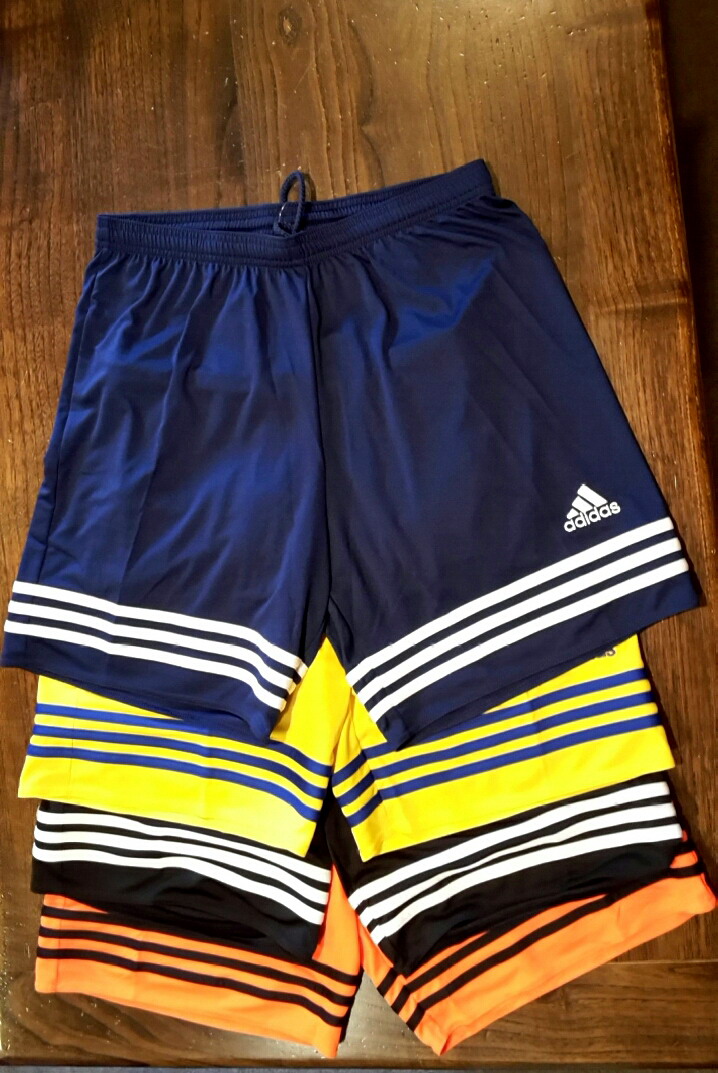 Pantaloncini ADIDAS color, stile calcio, a € 15 - Orzella Sport